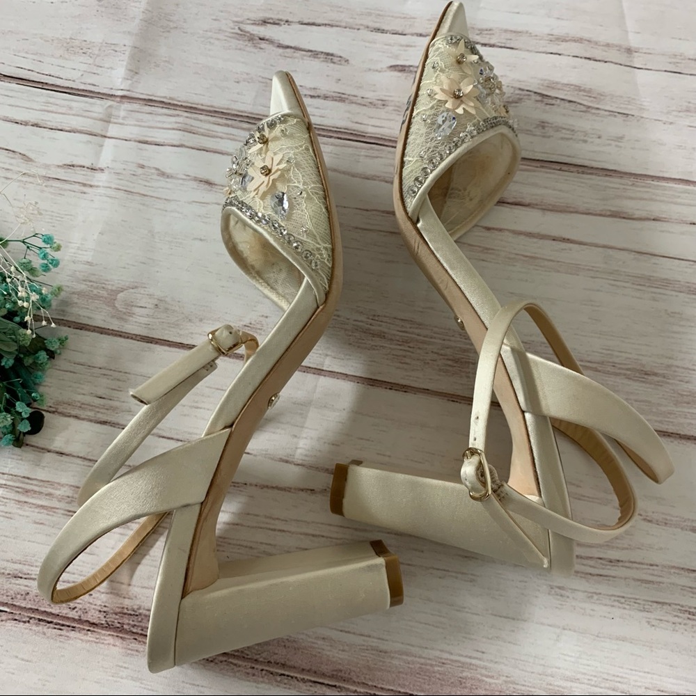 BADGLEY MISCHKA Tayten Block Heel Sandal - Picture 11 of 15